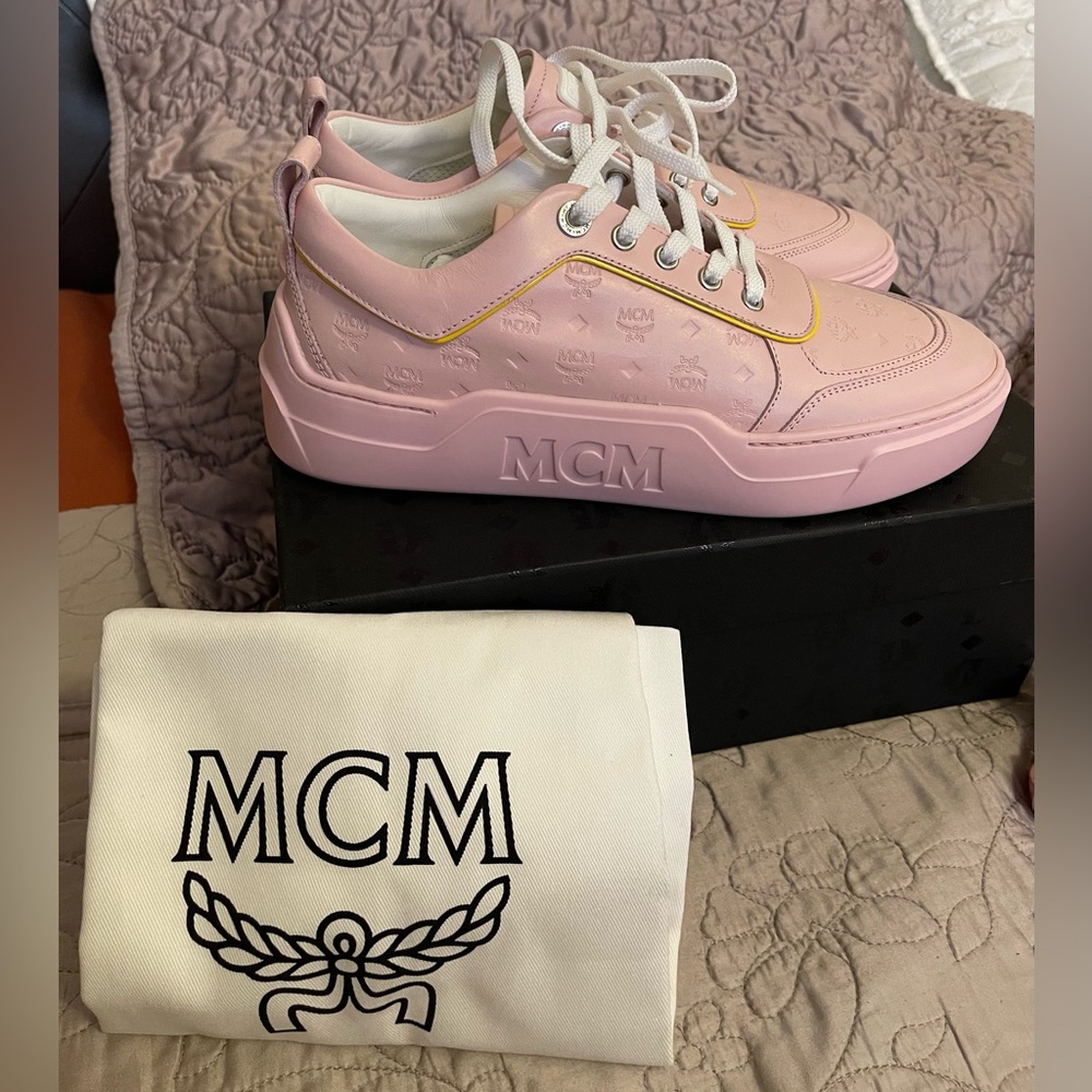 McM Women’s sneakers